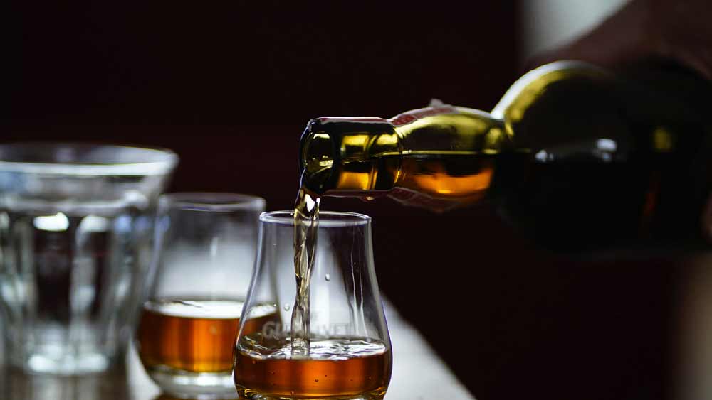 বিশ্বের সমস্ত জমির মধ্যে ৩ শতাংশ বদ্ধ জলাশয় রয়েছে। তবে তাতে জঙ্গলের থেকেও দ্বিগুণ কার্বন ডাইঅক্সাইড ঠাসা। পরিবেশবিদদের দাবি, এ ধরনের জলাশয়গুলি ব্রিটেন এবং আয়ারল্যান্ডের ৮৫ শতাংশ পানীয় জলের উৎস। পাশাপাশি, এতে বসবাস করা জীববৈচিত্রও কম নয়।