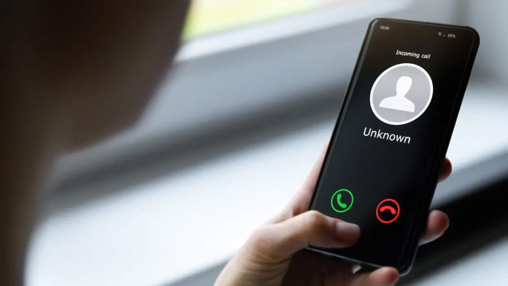 তবে এই ভুয়ো ফোনের জ্বালা থেকে মুক্তি পাওয়া যায় অতি সহজেই। কিন্তু সিংহভাগ মানুষ এই প্রক্রিয়ার সঙ্গে অবগত না থাকার কারণে এই অযাচিত ফোন নম্বরগুলি থেকে নিস্তার পান না।