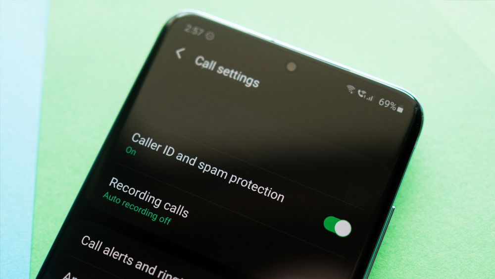 ‘কলার আইডি’ এবং ‘স্প্যাম প্রোটেকশন’ বৈশিষ্ট্যগুলি কী ভাবে চালু করবেন এবং আপনার অ্যান্ডরয়েড স্মার্টফোনে আসা ভুয়ো ফোনগুলি কী ভাবে ব্লক করবেন, তা জেনে নিন৷
