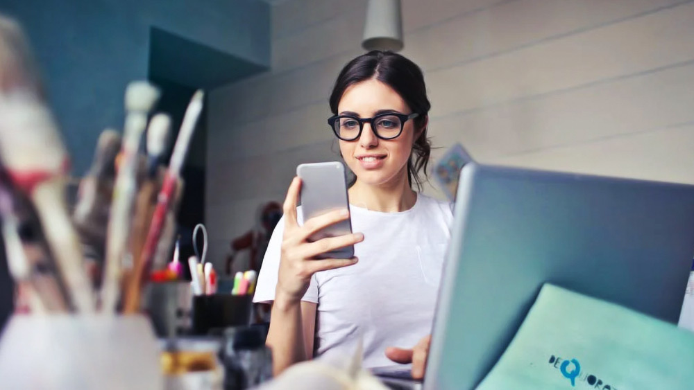 এর পর ফোন করার আইকন খুলে ‘মোর’ অপশনে যান।