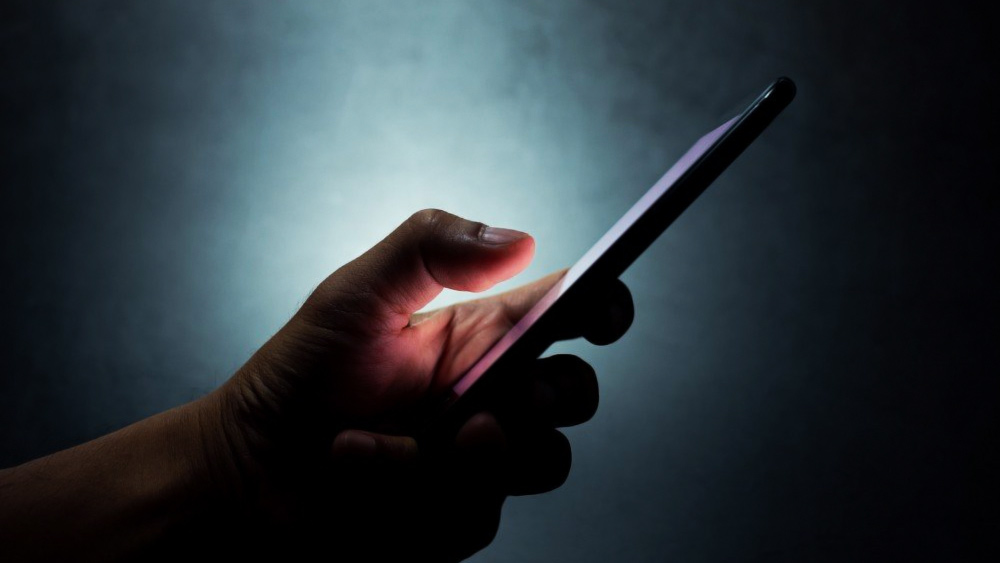 অতঃপর যে অপশনগুলি আসবে, তার মধ্যে ‘ব্লক’ বা ‘রিপোর্ট স্প্যাম’ লেখা জায়গায় ক্লিক করুন।