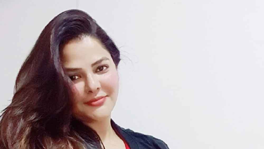 মডেলিং জীবনে অর্পিতা কিছু বি়জ্ঞাপনেও কাজ করছেন। পাশাপাশি, নেল আর্ট (নখের উপর নেলপালিশ দিয়ে বিভিন্ন ধরনের নকশা করার কলা) করার বিশেষ প্রশিক্ষণও নিয়েছেন অর্পিতা। তবে ইডি সূত্রে দাবি, তা থেকে কত উপার্জন করেছেন, তার সদুত্তর দিতে পারেননি অর্পিতা।