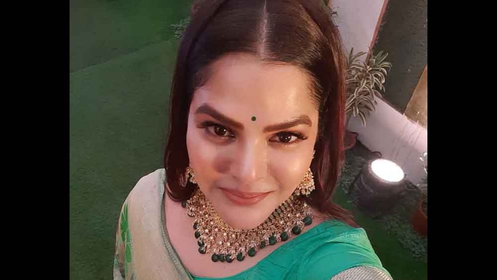 এ ছাড়াও অর্পিতার আরও সম্পত্তির হদিস মিলেছে।  ইডি সূত্রে আগেই জানা গিয়েছে, বেলঘরিয়ার রথতলা এলাকায় একটি অভিজাত আবাসনে দু’টি ফ্ল্যাট রয়েছে অর্পিতার।