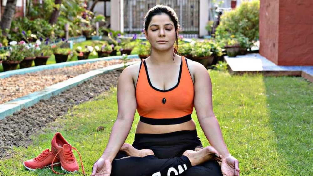 প্রাণায়াম করছেন অর্পিতা।