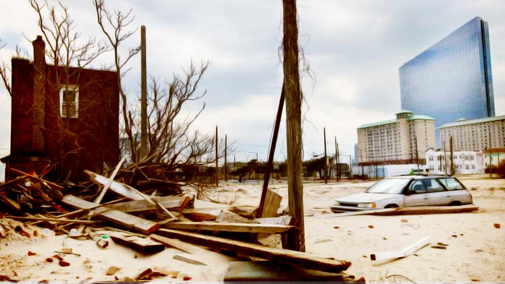 পরে এই অর্থনৈতিক ধাক্কা সামলে উঠে আবার মাথা তুলে দাঁড়াতে শুরু করে আটলান্টিক সিটি। তবে, এক সময় যে শহরের চারদিক ক্যাসিনোয় ঘেরা থাকত, সেখানে হাতেগোনা কয়েকটি ক্যাসিনো গড়ে ওঠে।