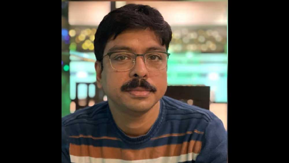 শুক্রবার তল্লাশি চালানো হয়েছে পার্থর তৎকালীন ব্যক্তিগত সচিব সুকান্ত আচার্যের বাড়িতে। শনিবার ভোরে উত্তর ২৪ পরগনার নিউ ব্যারাকপুরের বাড়ি থেকে আটক করা হয়েছে ডব্লুবিসিএস অফিসার সুকান্তকে। পরে তাঁকে সল্টলেকের সিজিও কমপ্লেক্সে নিয়ে আসা হয়। তাঁর বাড়ি থেকে বেশ কিছু নথিও উদ্ধার করা হয়েছে। সেগুলোর সঙ্গে এসএসসি দুর্নীতির যোগ রয়েছে কি না খতিয়ে দেখা হচ্ছে।