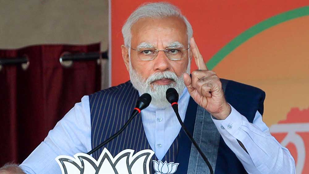 প্রধানমন্ত্রী নরেন্দ্র মোদী ২০১৭ সালের ফেব্রুয়ারি এক নির্বাচনী সমাবেশে বিরোধী কংগ্রেসকে সতর্ক করে হুঙ্কার ছেড়েছিলেন, তাঁর কাছে সকলের দুর্নীতির হিসাব রয়েছে এবং তিনি তা খুব শীঘ্রই সামনে আনবেন।