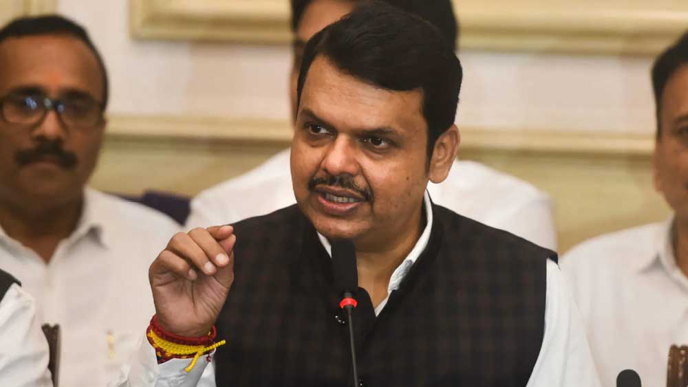 যদিও বিজেপি নেতা এবং মহারাষ্ট্রের প্রাক্তন মুখ্যমন্ত্রী দেবেন্দ্র ফডনবীস দাবি করেছিলেন, আর্থিক তছরুপের সঙ্গে জড়িত থাকার পাশাপাশি মালিক এবং তাঁর পরিবারের আন্ডারওয়ার্ল্ডের সঙ্গে যোগাযোগ রয়েছে।