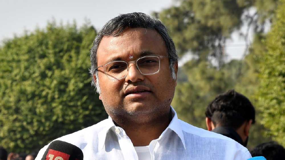 ২০১৫ সাল থেকে কংগ্রেস নেতা তথা প্রাক্তন কেন্দ্রীয় অর্থমন্ত্রী পি চিদম্বরমের ছেলে তথা কংগ্রেস সাংসদ কার্তি চিদম্বরমকে একাধিক বার বিভিন্ন মামলায় জেরা করেছে কেন্দ্রীয় গোয়েন্দা সংস্থাগুলি। কার্তি গ্রেফতারও হয়েছেন।