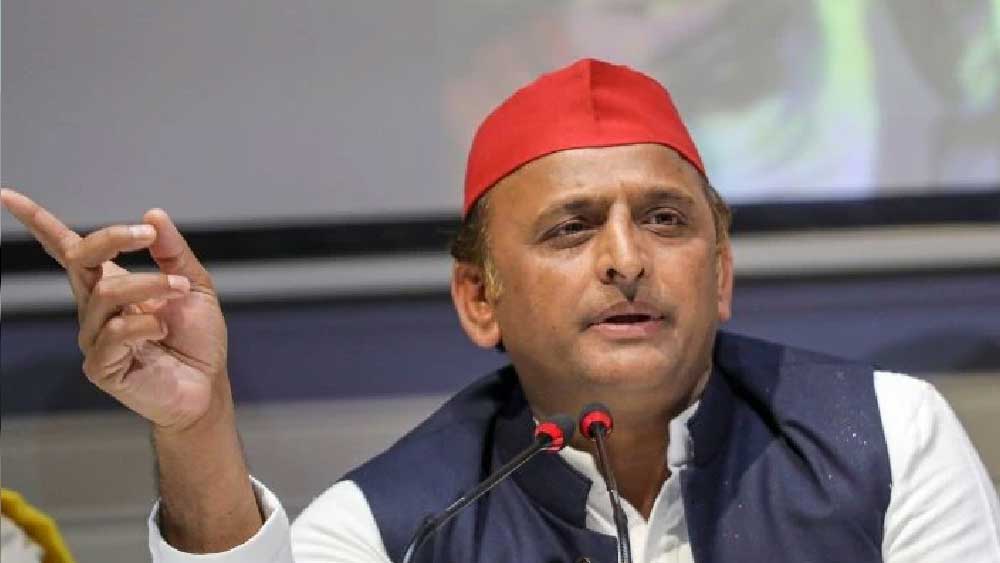 ২০১৪ সালে বিজেপি কেন্দ্রে ক্ষমতায় আসার পর ২০১৬ পর্যন্ত উত্তরপ্রদেশের তৎকালীন ক্ষমতাসীন অখিলেশ সরকারের বিভিন্ন নেতাদের উপর একাধিক বার অভিযান চালায় সিবিআই। রাজ্য জুড়ে অবৈধ খনি মামলার তদন্ত শুরু করে এই অভিযানগুলি চালানো হয়।