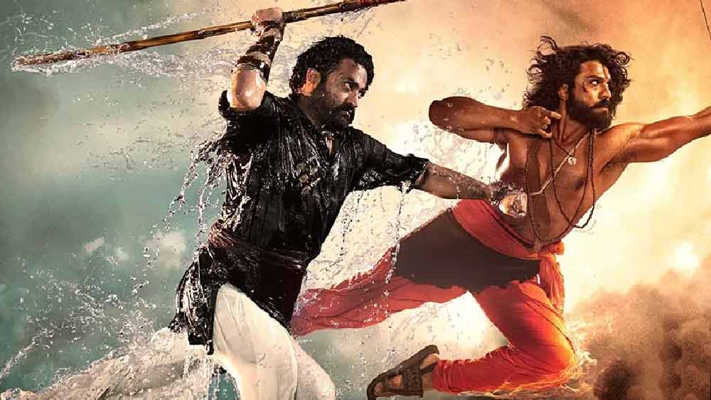 বক্স অফিস থেকে মোটা অঙ্কের টাকা উপার্জন করে সুপারহিট ছবির তালিকার শীর্ষে রয়েছে ‘আরআরআর’। ছবির সাফল্যের পর অভিনেতা রামচরণ ইউনিটের প্রতিটি সদস্যকে হায়দরাবাদে নিজের বাড়িতে আমন্ত্রণ জানান। বাড়িতে ডাকার পর তাঁদের প্রত্যেককে মিষ্টি উপহার দিয়েছিলেন অভিনেতা। কিন্তু এর সঙ্গেও ছিল চমক।