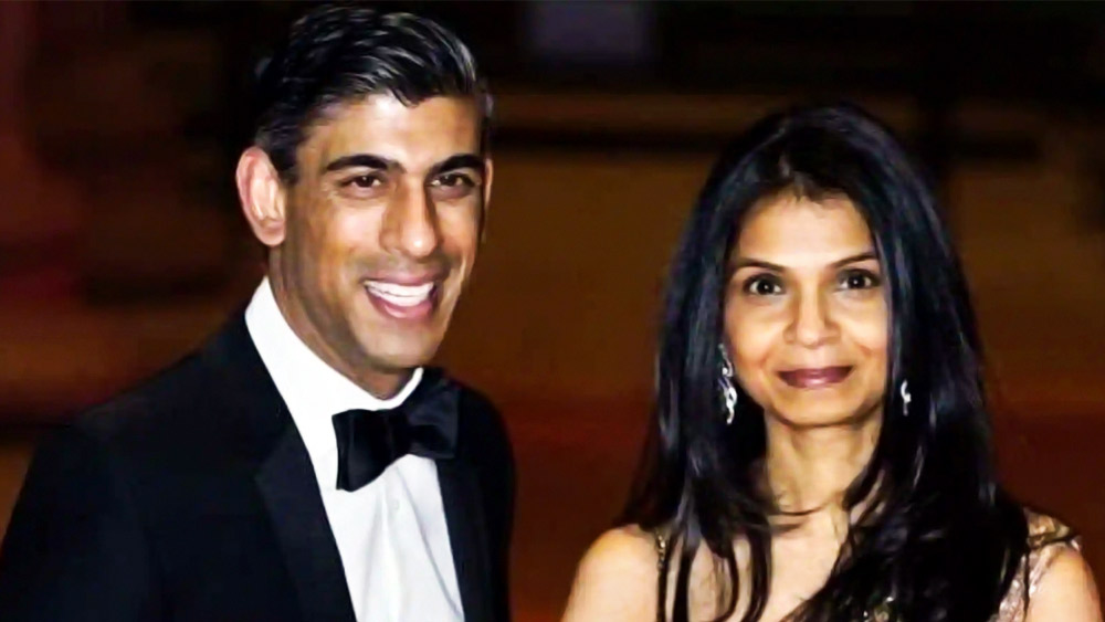 যে সব ব্যক্তি ব্রিটেনের বাইরের বাসিন্দা কিন্তু পেশা সূত্রে ব্রিটেনে রয়েছেন, তাঁদের সে দেশের সরকারকে একটি বিশেষ কর দিতে হয়। ‘প্রভাব খাটিয়ে’ সেই কর ফাঁকির অভিযোগ ওঠে অক্ষতার বিরুদ্ধে।