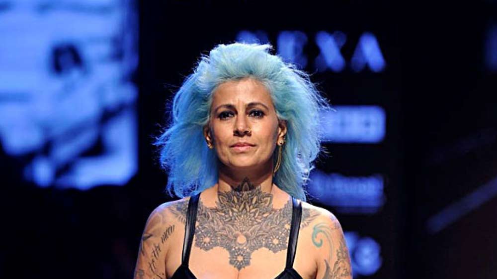 বিতর্কিত রিয়েলিটি শো ‘বিগ বস-৬’-এ অংশ নিয়ে পরিচিত মুখ হয়ে ওঠেন বলিউডের তারকা কেশশিল্পী স্বপ্না ভাবনানি। তাঁকেও একবার ফোটোশ্যুটের খাতিরে নগ্ন হতে হয়েছিল। ‘পেটা’-র হয়ে একটি পশম এবং চামড়া-বিরোধী বিজ্ঞাপনের জন্য অনাবৃত হতে দেখা যায় স্বপ্নাকে।