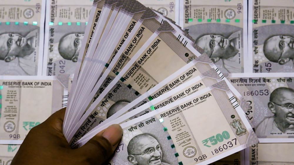 এই ঘটনা প্রতি মুহূর্তে নতুন দিকে মোড় নিচ্ছে। ইডির এই পদক্ষেপে রাজ্যে এক চাঞ্চল্যকর অবস্থা তৈরি হয়েছে। তবে, টাকা উদ্ধারের ঘটনা এই প্রথম নয়, এর আগেও ইডি কোটি কোটি টাকা উদ্ধার করেছে।   