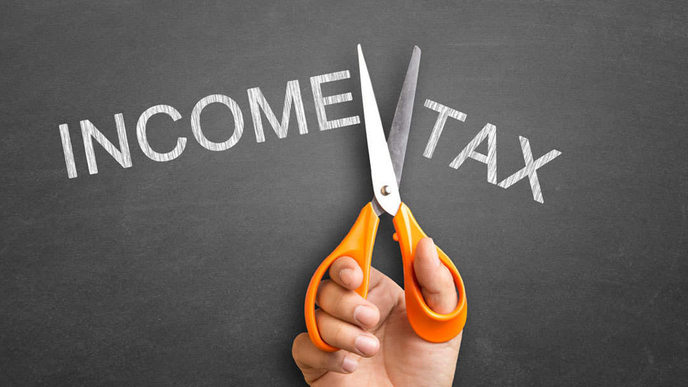 এই নিয়ম চালু হয়েছে ১ জুলাই থেকে। এই নিয়মের জন্য ১৯৬১ সালের আয়কর আইনে ১৯৪-এস নামে নতুন ধারাও যোগ হয়েছে। তবে ক্রিপ্টোকারেন্সিতে লেনদেনকারীরা আগে থেকেই ৩০ শতাংশ কর দেন। আয়কর আইন অনুযায়ী, ওই কর দেওয়া সত্ত্বেও ১ শতাংশ টিডিএসের নিয়মটি বলবৎ হবে। এমনই প্রস্তাব রাখা হয়েছিল কেন্দ্রীয় বাজেটে।