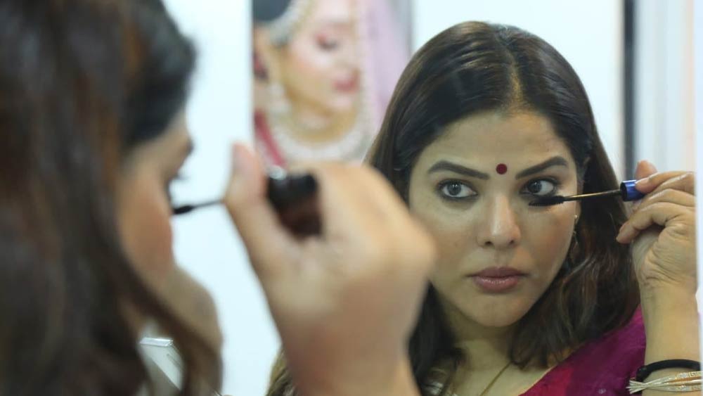 অর্পিতা তখনও সিনেমায় কাজ করা শুরু করেননি। প্রথম কাজ  করেন ‘স্পর্শ’  নামের একটি ছবিতে। তবে সেই ছবির কথা অনেকেই জানেন না। ‘মামা ভাগ্নে’ ছবির পরেই তিনি প্রথমে দর্শকদের নজরে আসেন। সেটি মুক্তি পায় ২০১০ সালে। 