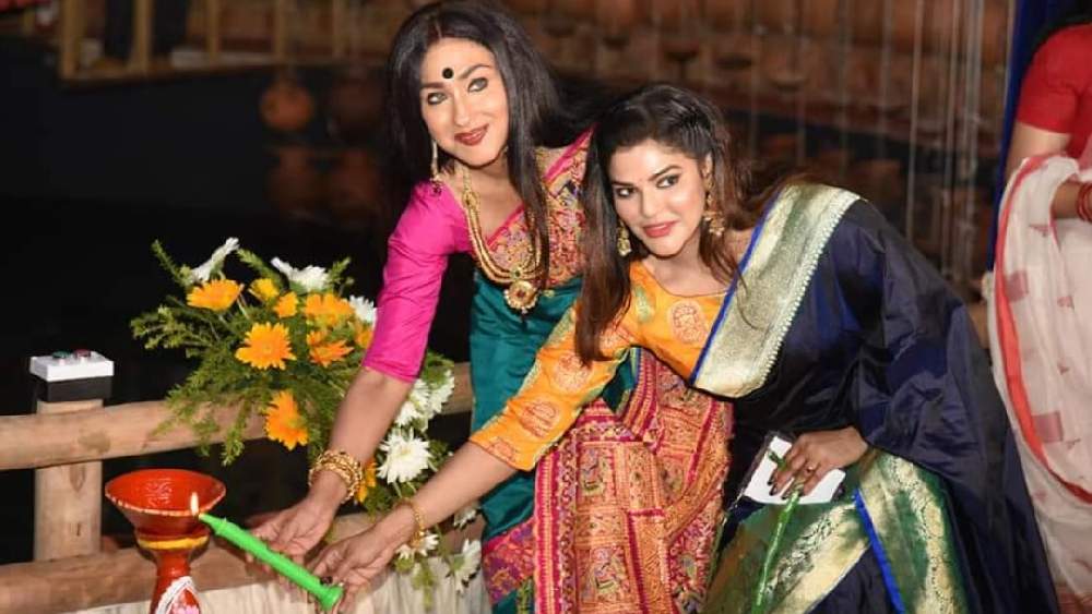 ২০১৯ সালে নাকতলা উদয়ন সঙ্ঘের ব্র্যান্ড অ্যাম্বাসাডর হিসেবে আত্মপ্রকাশ করেন অর্পিতা। ঘটনাচক্রে, সেই পুজোও রাজ্যের মন্ত্রী পার্থের পুজো হিসেবেই পরিচিত। তথাকথিত টলিউডের ‘পার্শ্বচরিত্রের’ অভিনেত্রী অবশ্য নাকতলায় ব্র্যান্ড অ্যাম্বাসাডর হিসেবে জায়গা নেন টলিউডের জনপ্রিয় অভিনেত্রী ঋতুপর্ণা সেনগুপ্তের। পর পর দু’বছর নাকতলা উদয়ন সঙ্ঘের ব্র্যান্ড অ্যাম্বাসাডর ছিলেন অর্পিতা। 