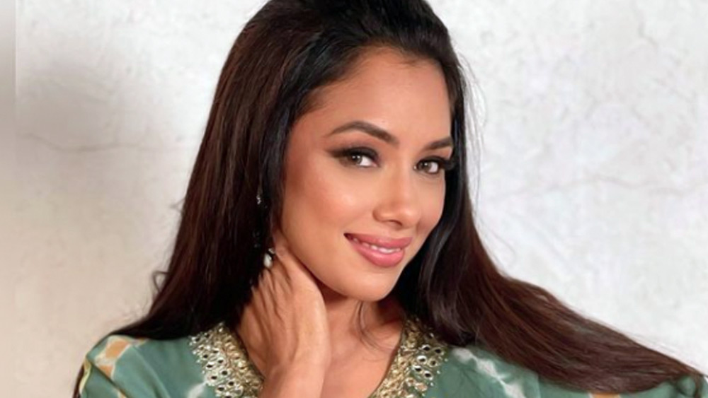 ‘সারাভাই ভার্সেস সারাভাই’ ধারাবাহিকটির কথা মনে আছে? মায়া ও মনীষা— শাশুড়ি-পুত্রবধূর সম্পর্ক দর্শকদের মনে দাগ কেটেছিল। রত্না পাঠক শাহের মতো অভিনেত্রীর সঙ্গে একই পর্দায় কাজ করে সাবলীল অভিনয় দক্ষতার পরিচয় দিয়েছিলেন মনীষা ওরফে বাঙালি অভিনেত্রী রূপালি।