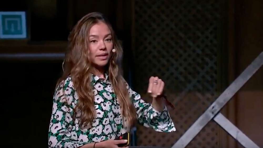  টুইট করে ওই প্রতিবেদনের খবর ‘ভিত্তিহীন’ বলে দাবি করেছেন ধনকুবের। টুইটারে লিখেছেন, ‘গত তিন বছরে নিকোলকে মাত্র দু’বার দেখেছি। আমাদের যখন দেখা হয়েছিল, তখন আশেপাশে   আরও অনেকেই ছিলেন। রোমান্টিক ব্যাপার নয়।’