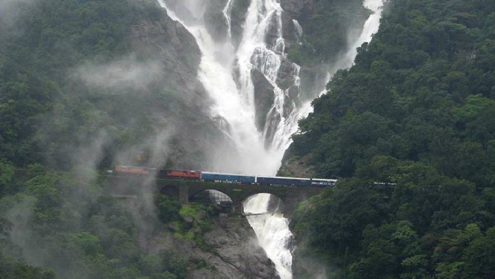 দুধসাগর জলপ্রপাত