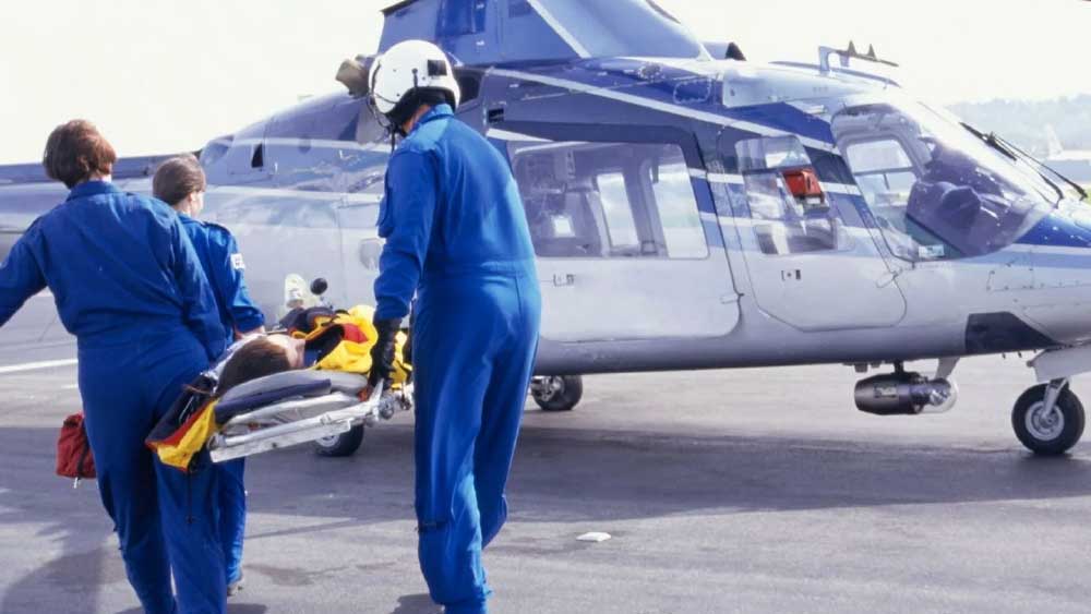 এয়ার অ্যাম্বুল্যান্সে এক ঘণ্টার মধ্যে গন্তব্যস্থলে পৌঁছতে আনুমানিক এক লক্ষ ৬০ হাজার টাকা থেকে দু’লক্ষ টাকা খরচ হয়। কিন্তু খরচের পরিমাণ নির্ভর করে দূরত্ব, অ্যাম্বুল্যান্সের ধরন, যাত্রার সময় কোনও আপৎকালীন পরিষেবা দেওয়া হয়েছে কি না, তার উপর।