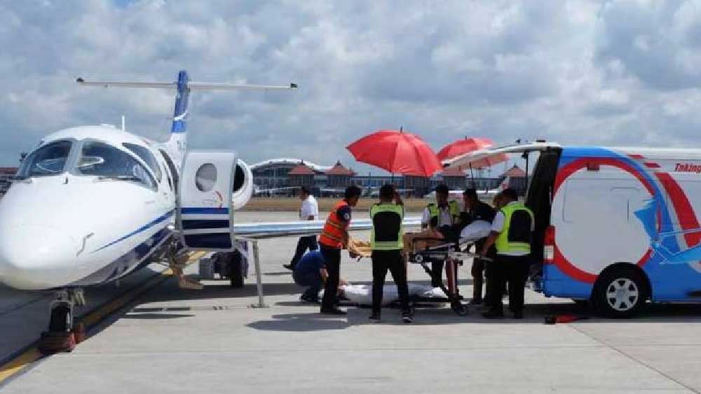 খরচ জেট এয়ারক্রাফ্টের তুলনায় কম হলেও এর অন্যতম সুবিধা হল— এই বিমানটি খুব ছোট জায়গাতেও অবতরণ করতে পারে।