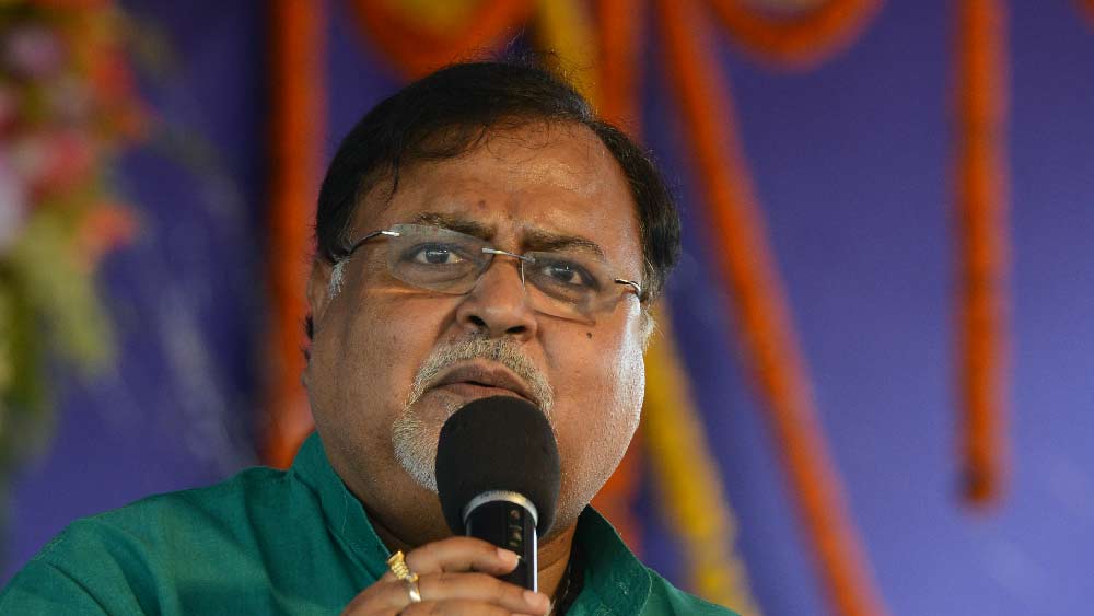 ২০০৬ সালের বিধানসভা নির্বাচনে বামফ্রন্টের কাছে তৃণমূল পর্যুদস্ত হলেও বেহালা পশ্চিম কেন্দ্রে দ্বিতীয় বার জয়ী হন পার্থ। সে বার ভোটে দাঁড়াননি বিদায়ী বিরোধী দলনেতা পঙ্কজ বন্দ্যোপাধ্যায়। কিছুটা অপ্রত্যাশিত ভাবে অভিজ্ঞ বিধায়ক অশোক দেব ও শোভনদেব চট্টোপাধ্যায়কে পিছনে ফেলে পার্থকেই বিরোধী দলনেতা করেন মমতা। 