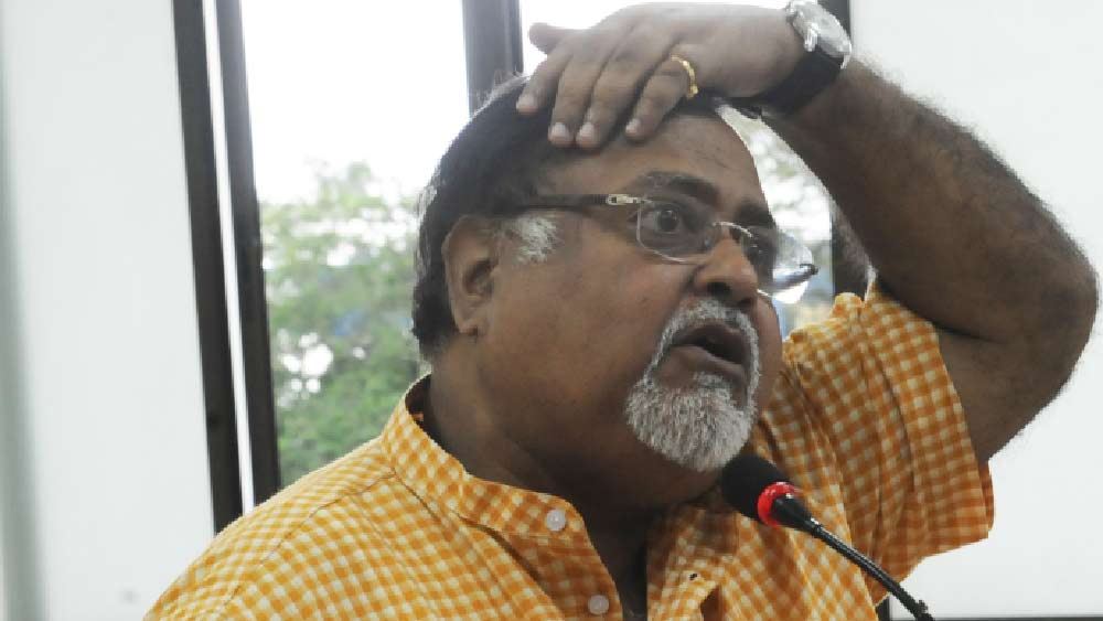 ২০০৬ সালের ৩০ নভেম্বর বিরোধী দলনেতা পার্থের নেতৃত্বে বিধানসভা ভাঙচুরের অভিযোগ ওঠে। বামফ্রন্টের তরফে সেই সময় এই ঘটনার তীব্র নিন্দা করা হলেও পার্থের দাবি ছিল, ওই দিন সিঙ্গুর যাওয়ার পথে তাঁদের নেত্রী মমতাকে যেভাবে অপমান করেছিল পুলিশ, তাতে বিধানসভায় ভাঙচুর করে তাঁরা ভুল করেননি। 