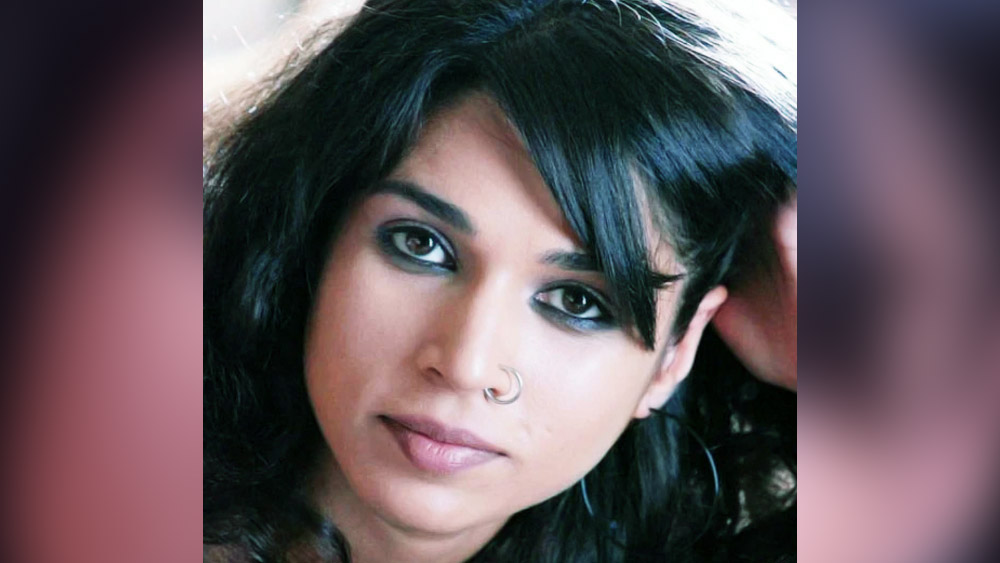 তিনিও মায়ের পথ অনুসরণ করে অভিনয়জগতের সঙ্গে যুক্ত হয়েছিলেন। ‘থ্রি ইডিয়টস’, ‘পিকে’, ‘দঙ্গল’, ‘থপ্পড়’ প্রভৃতি ছবিতে পার্শ্বচরিত্রে অভিনয় করেছেন মৃন্ময়ী।