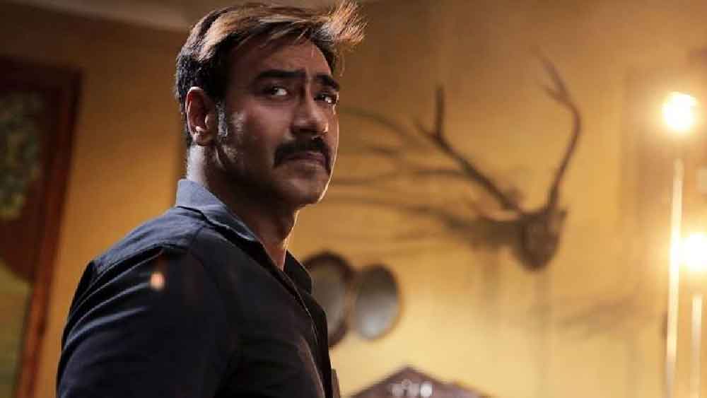 দিল্লির একটি ব্যাঙ্কের লকার থেকে নগদ ৭২ হাজার টাকা এবং ১.১ লক্ষ টাকার স্থায়ী আমানতের রসিদও উদ্ধার করা হয়। সব মিলিয়ে, উদ্ধারের অর্থ বেড়ে দাঁড়ায় ১ কোটি ১৩ লক্ষ টাকা। কানপুরে ব্যাঙ্কের দু’টি লকার থেকে ৩০ লক্ষ টাকা মূল্যের আরও ছয়টি সোনার বার উদ্ধার করা হয়।