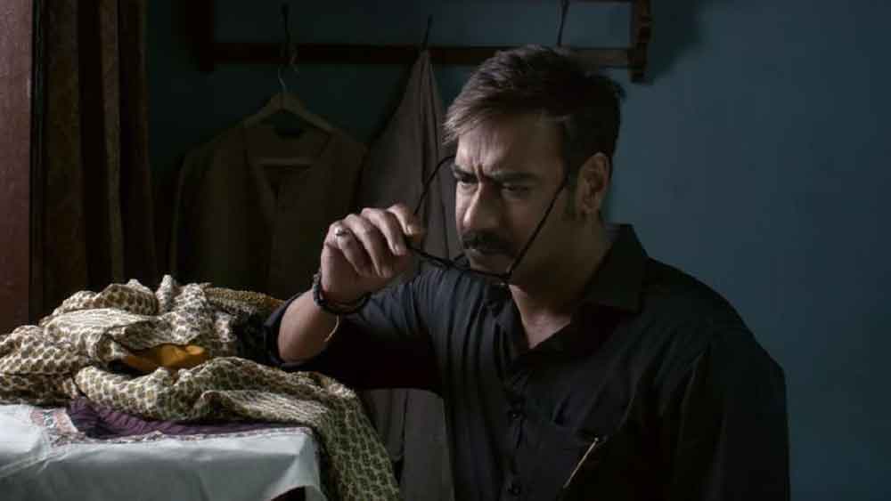 এই ঘটনার উপর ভিত্তি করে ২০১৮ সালে অজয় দেবগণ অভিনীত ‘রেড’ সিনেমাটি মুক্তি পায়। এই সিনেমায় আয়কর দফতরের কর্তার ভূমিকায় অভিনয় করেন অজয়। হানা চালানো হয়, রামেশ্বর সিংহ নামের এক সাংসদের বাড়িতে। রামেশ্বরের ভূমিকায় অভিনয় করেন সৌরভ শুক্ল।