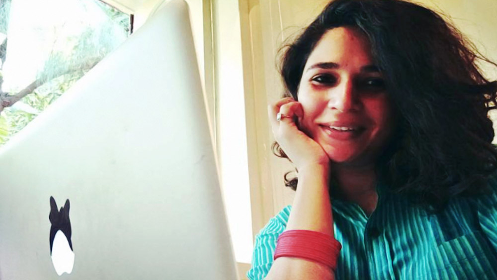 তবে, রীমা বড়পর্দার যতটা কাজ করেছিলেন, সেই তুলনায় রীমা-কন্যা ক্যামেরার পিছনেই কাজ করছেন বেশি।