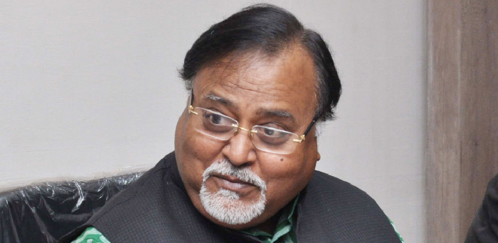 তাঁর ফ্রেঞ্চকাটের আবডালে মুখে সবসময় একটা মুচকি হাসি।