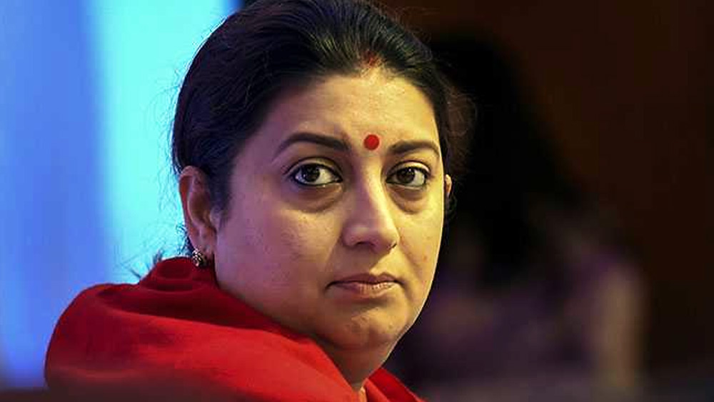 কংগ্রেস দলকে নিশানা করে স্মৃতি জানিয়েছেন, তাঁর মেয়ের দোষ হল— ২০১৪ ও ২০১৯ সালে ওঁর মা রাহুল গাঁধীর বিরুদ্ধে লড়াই করেছিলেন। শুধু তা-ই নয়, জোয়িশ এই নামের কোনও রেস্তরাঁর মালকিন নয়, তা জানান স্মৃতি।