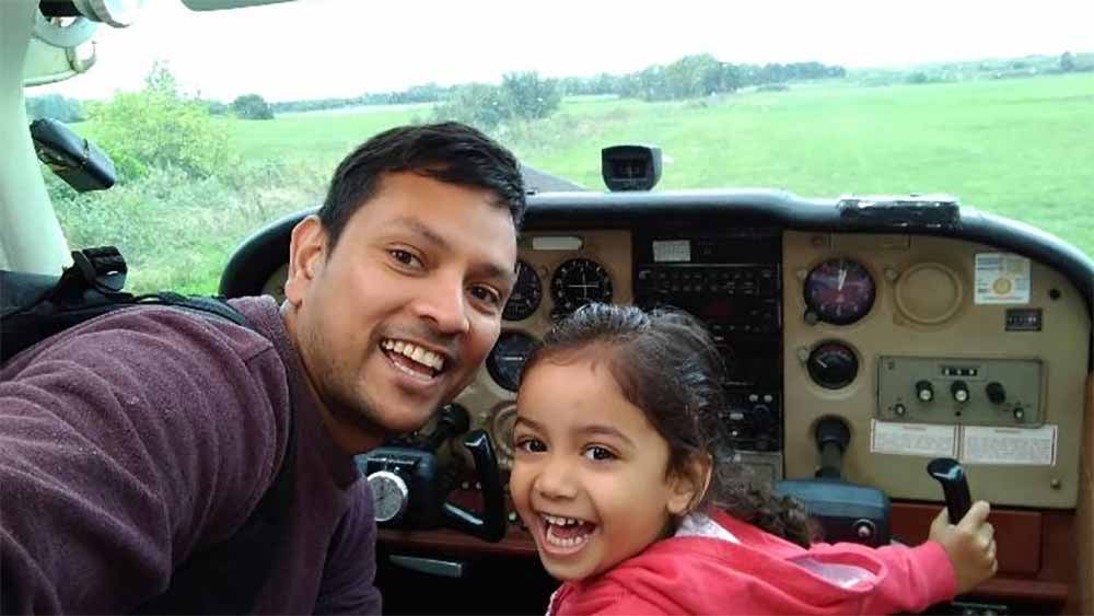 ছোট মেয়ের নামেই বিমানের নামকরণ করেছেন অশোক।