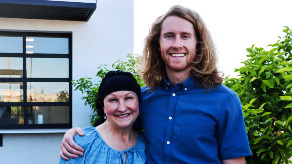 মেলানি শাহ ও তাঁর ছেলে ম্যাট।