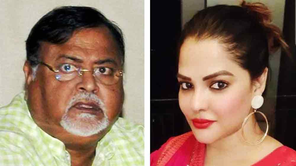 বুধবার সকাল সাড়ে ১০টা নাগাদ সিজিও কমপ্লেক্স থেকে বার করে আনা হয় রাজ্যের নিয়োগ ‘দুর্নীতি’ মামলায় ধৃত শিল্পমন্ত্রী তথা প্রাক্তন শিক্ষামন্ত্রী পার্থ চট্টোপাধ্যায় এবং তাঁর ‘ঘনিষ্ঠ’ অর্পিতা মুখোপাধ্যায়কে। কেন্দ্রীয় বাহিনীর ঘেরাটোপে দু’জনকে আলাদা আলাদা গাড়িতে নিয়ে গিয়ে জোকার ইএসআই হাসপাতালে স্বাস্থ্যপরীক্ষার জন্য ভর্তি করানো হয়। এর কিছু পরেই সিজিও কমপ্লেক্স থেকে বেরোয় ইডি আধিকারিকদের তিনটি দল।