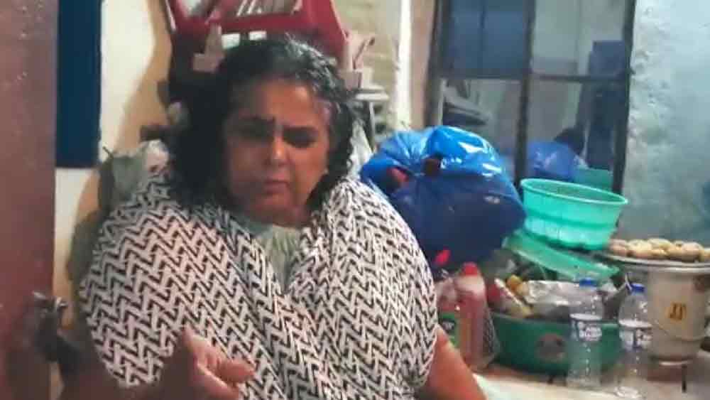 ইডির অন্য একটি দল পৌঁছয় বেলঘরিয়ায় অর্পিতার মায়ের বাড়িতে। সেখানেও চলে তল্লাশি।