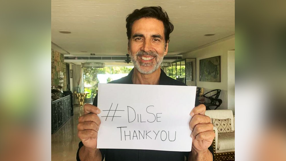 শরীরচর্চায় পারদর্শী অক্ষয় নিয়মিত সময় মেনে দৌড়ান। তাঁর সংগ্রহে ‘পুমা’, ‘নাইকি’, ‘অ্যাডিডাস’-সহ নামী ব্র্যান্ডের ‘রানিং শ্যু’ রয়েছে। শুধু তাই নয়, ফর্ম্যাল থেকে ক্যাজুয়াল— সব ধরনের জুতোই নিজের সংগ্রহ রেখেছেন অক্ষয়। জানা যায়, তাঁর কাছে এক কোটি টাকা মূল্যের জুতো রয়েছে।