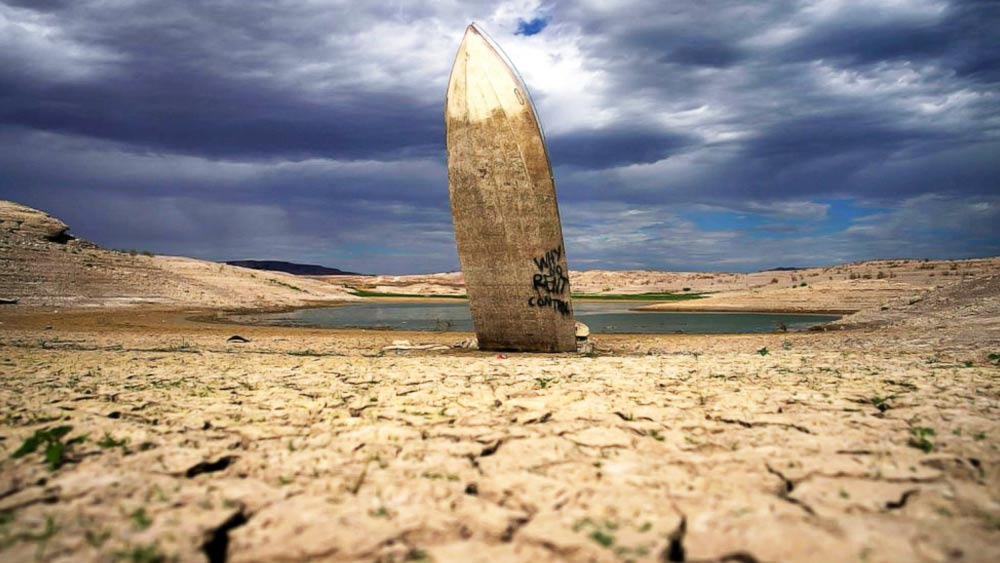 এই অজ্ঞাতপরিচয় ব্যক্তির সম্বন্ধে জানতে বিস্তারিত তদন্ত চলছে বলে কর্তৃপক্ষের তরফে জানানো হয়েছে।