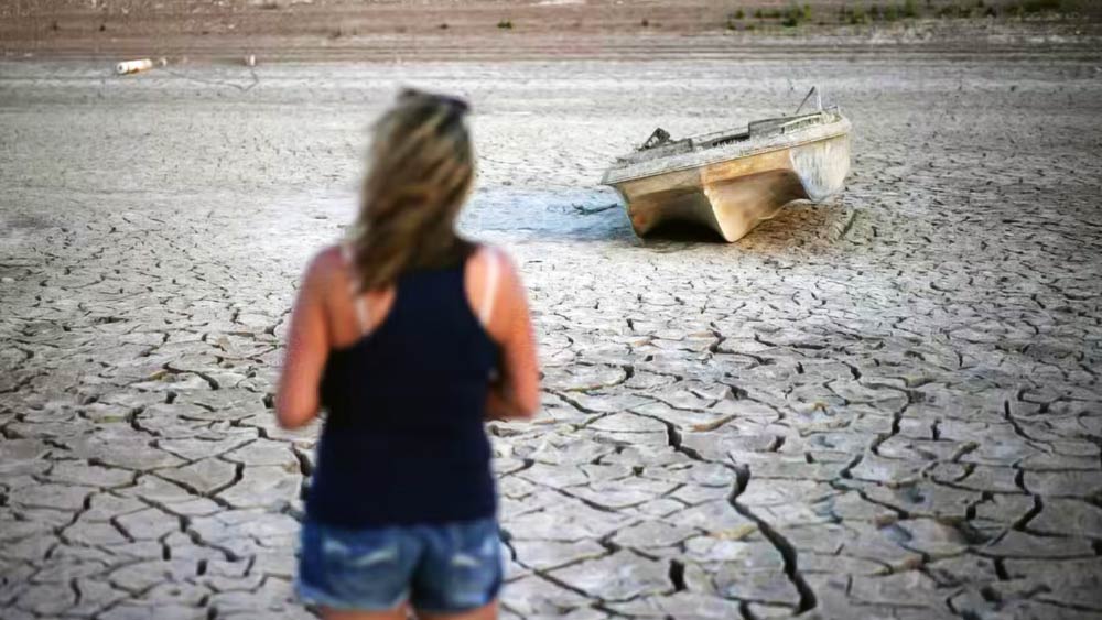 হ্রদের জল শুকিয়ে যাওয়ায় তট থেকে মৃত দেহাবশেষগুলি উদ্ধার হতে শুরু করে। এর আগেও এই হ্রদ থেকে দু’টি মৃতদেহ উদ্ধার করা হয়েছে।