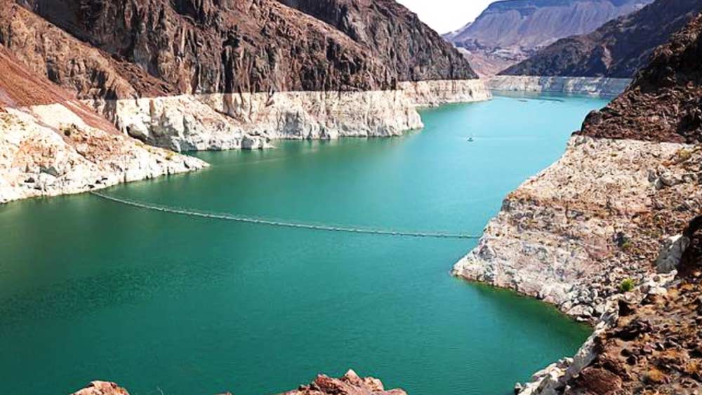 এই হ্রদের জলধারণের ক্ষমতা হ্রাস পেয়েছে প্রায় ৩০ শতাংশ।