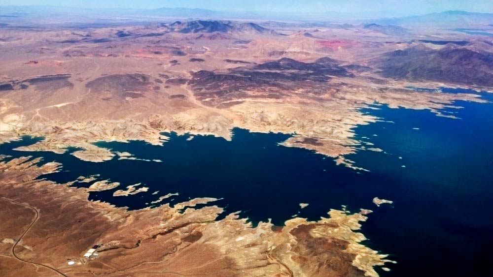 হ্রদের জলস্তর কমে যাওয়ায় এই মাসের শুরুর দিকে দ্বিতীয় বিশ্বযুদ্ধের আমলের একটি নৌকার খোঁজ মেলে।