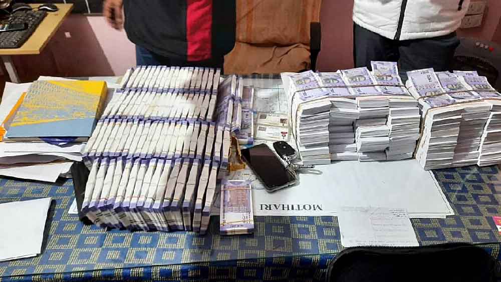 দাবিহীন টাকা সম্পর্কে বিস্তারিত ভাবে জানা যায় ব্যাঙ্কের ওয়েবসাইটে।