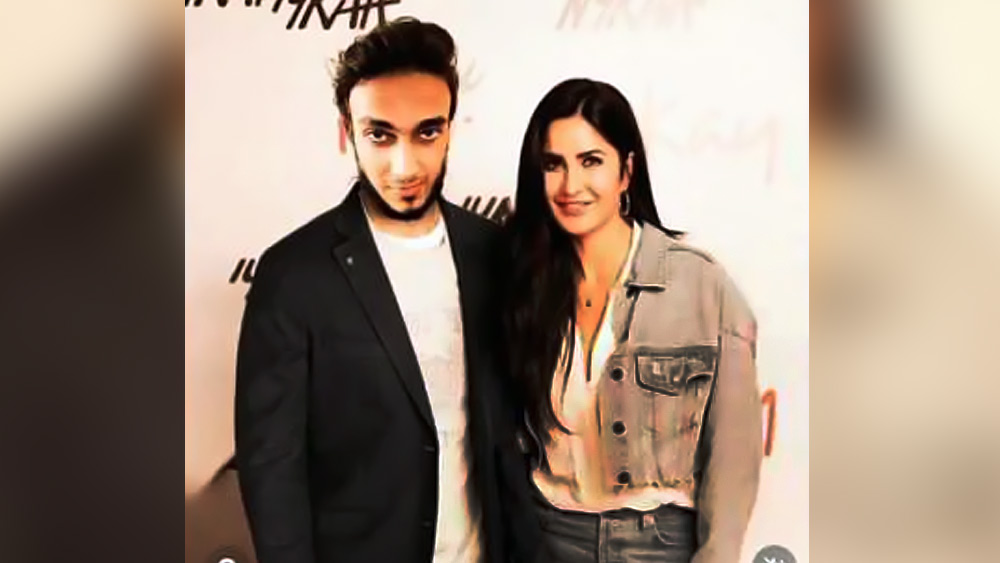 তবে, মনভিন্দরের আইনজীবী জানিয়েছেন, মনভিন্দরকে মিথ্যা অভিযোগে ফাঁসানো হয়েছে। এক তরফের বক্তব্য শুনে নাকি তাঁকে গ্রেফতার করা হয়েছে। ক্যাটরিনা ও তাঁর বোনের ইনস্টাগ্রাম অ্যাকাউন্টে যত মেসেজ ছিল, সব মুছে ফেলা হয়েছে বলেও দাবি করেছেন সেই আইনজীবী।