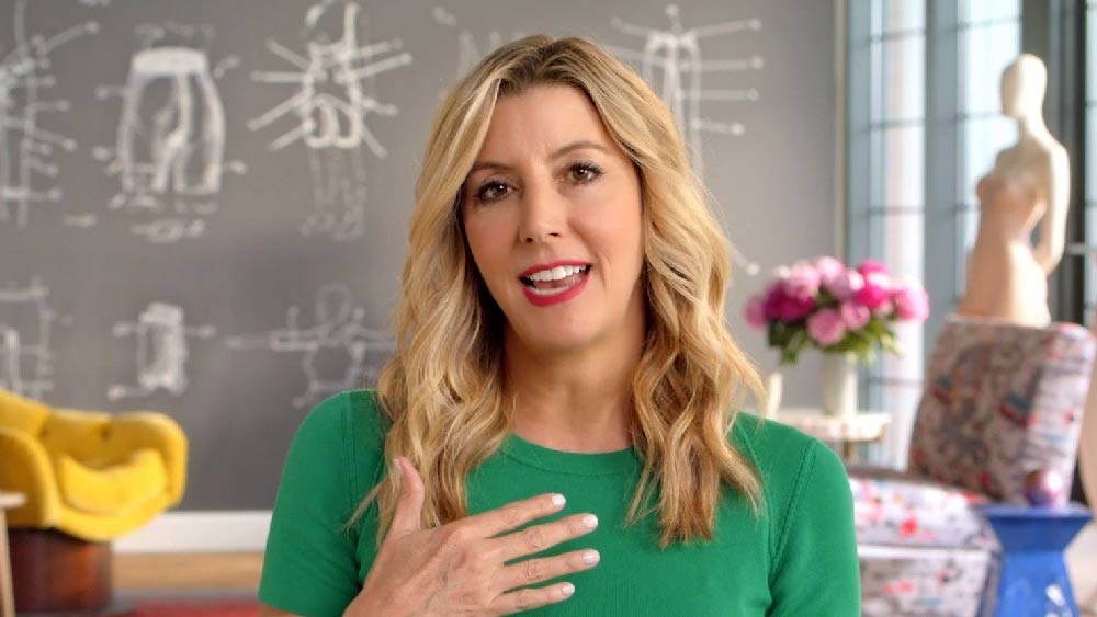 সারার সংস্থা ‘স্প্যান্‌ক্স’ মূলত অন্তর্বাস তৈরি করে। গত বছর সে সংস্থায় বড়সড় বিনিয়োগ আসতেই তা ফুলেফেঁপে ওঠে। ১২০ কোটি ডলারের সংস্থা হওয়ার খুশিতে অফিসের সমস্ত কর্মীকে নিয়ে একটি রেস্তরাঁয় পার্টি দিয়েছিলেন তিনি। সেখানেই বলেছিলেন বোনাসের কথা।