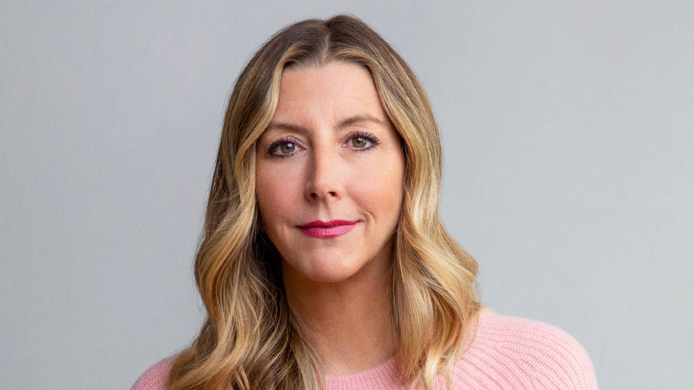 নিজে পেশাদার জগতে প্রবেশ করলেও সারার মা-ঠাকুরমাদের কাছে অর্থ উপার্জনের সুযোগ বা সুবিধা, কোনওটাই ছিল না। সে দিন সে কথাও বলেছিলেন সারা। সারার কথায়, ‘‘এই মুহূর্তে আমার মা, ঠাকুরমার কথা মনে পড়ছে। যাঁদের কাছে (সংসার ছাড়া) কোনও বিকল্প পথ ছিল না।’’