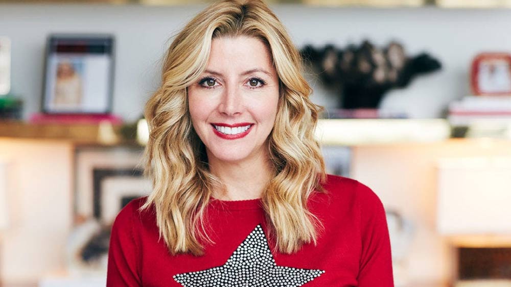 সারার আগে অনেকেই কর্মীদের বিপুল পরিমাণ বোনাস দিয়ে শিরোনামে উঠে এসেছেন। সম্প্রতি ম্যাট ফ্লেচার নামে ব্রিটেনের এক ইঞ্জিনিয়ারিং সংস্থার মালিকও সংসারখরচের জন্য তাঁর কর্মীদের হাজার পাউন্ড (ভারতীয় মুদ্রায় প্রায় ১ লক্ষ টাকা) করে অতিরিক্ত অর্থ দেওয়ার কথা ঘোষণা করেছিলেন। তবে সারার মতো বিপুল পরিমাণ বোনাস সম্ভবত কেউ দেননি!