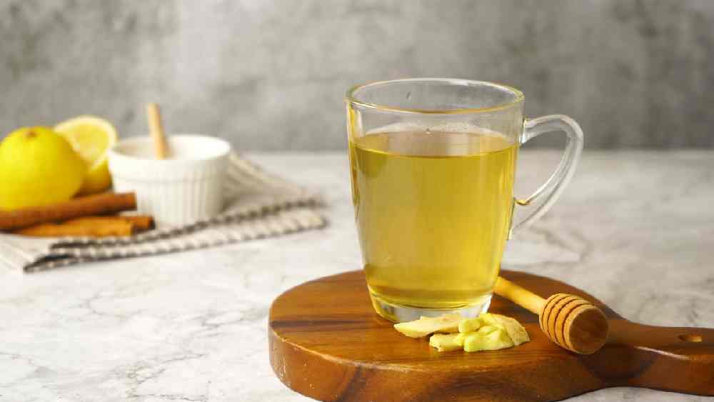 পুষ্টিবিদরা বলছেন, দ্রুত রোগা হতে সাহায্য করতে পারে মধু। 