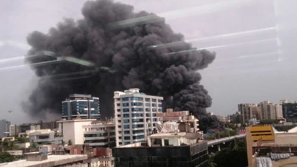 অন্ধেরির স্পোর্টস কমপ্লেক্সে আগুন।